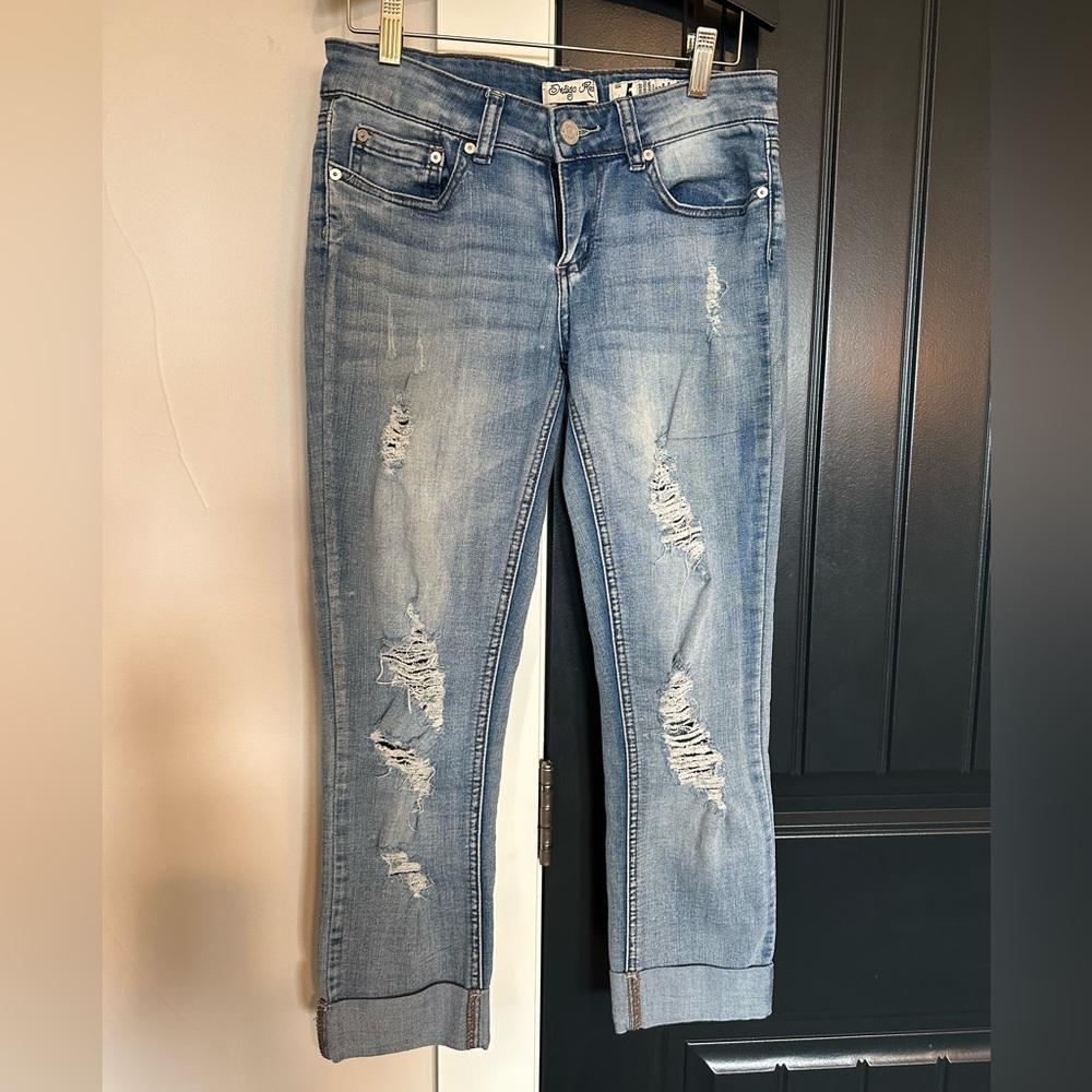 Juniors Ripped Denim Capris Size 5